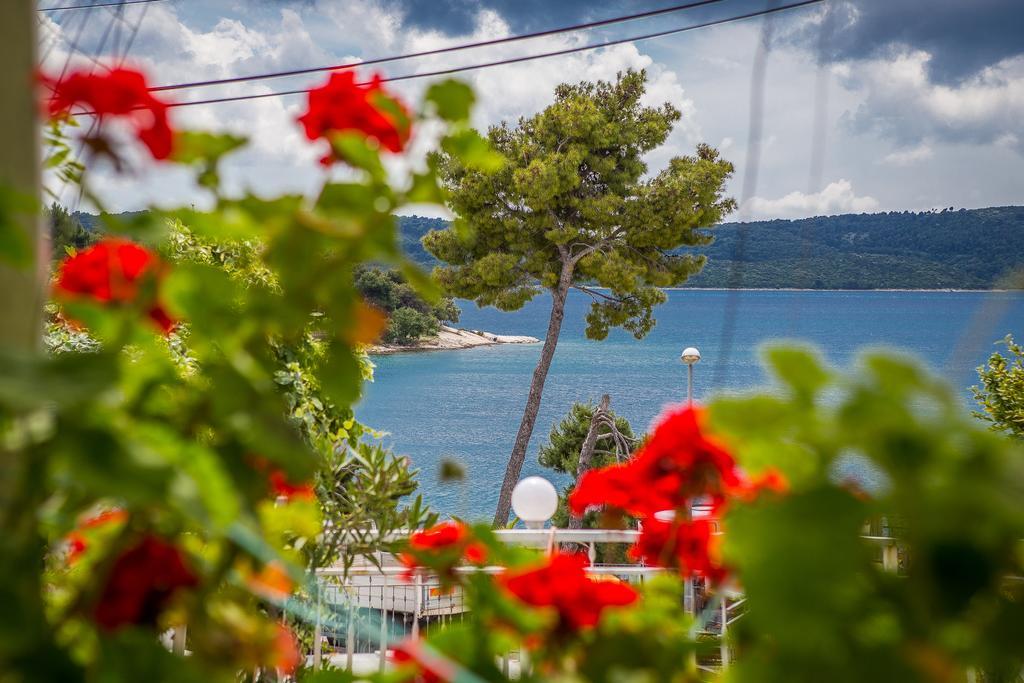 Apartments Saldun Trogir Exterior photo